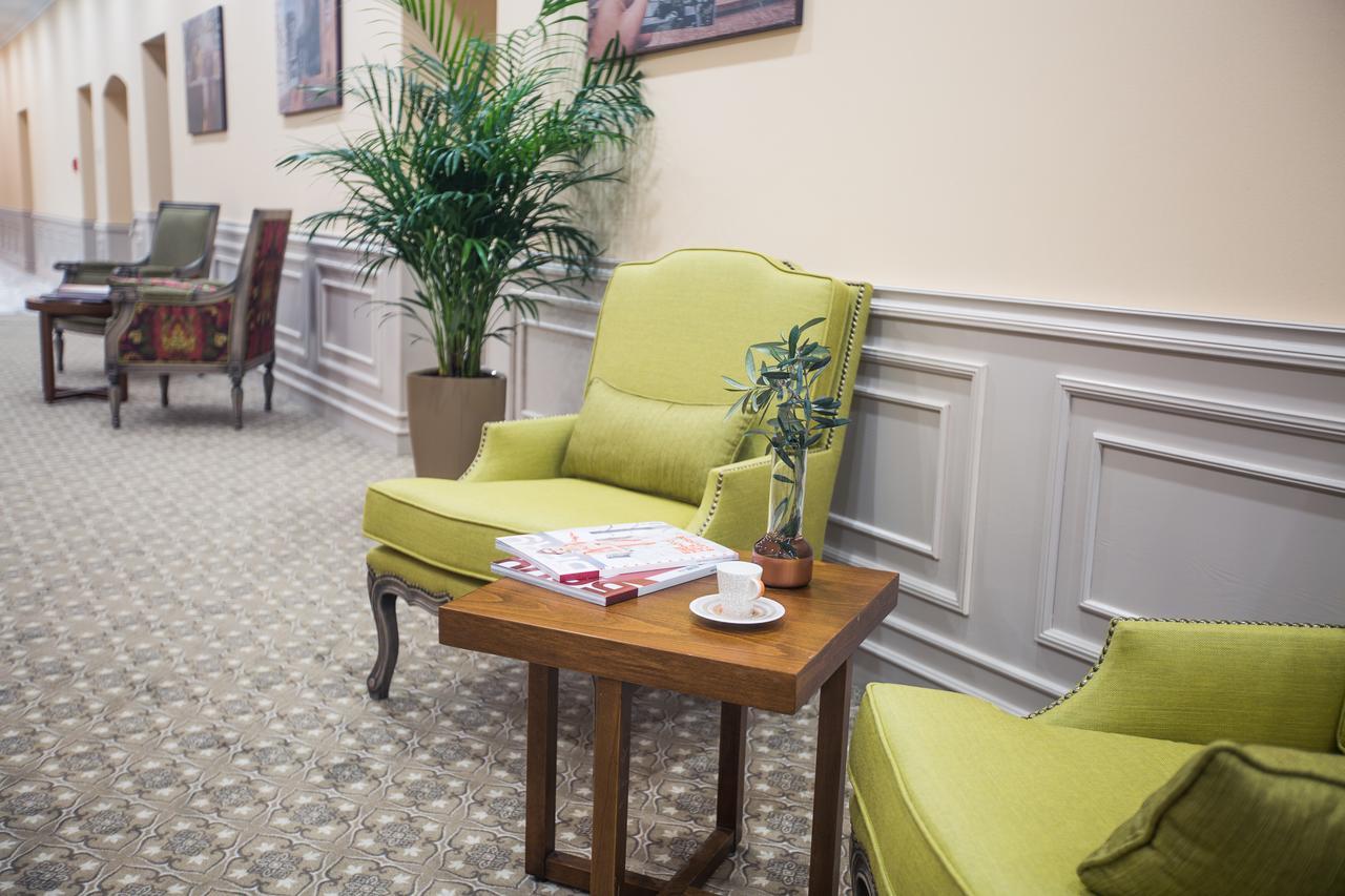 Boutique 19 Hotel Baku Exteriör bild A room at the National Center for Healthy Aging