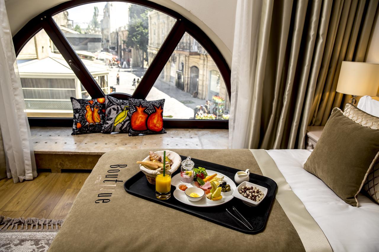 Boutique 19 Hotel Baku Exteriör bild Room service