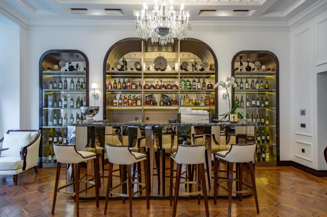 Boutique 19 Hotel Baku Exteriör bild The bar at the hotel