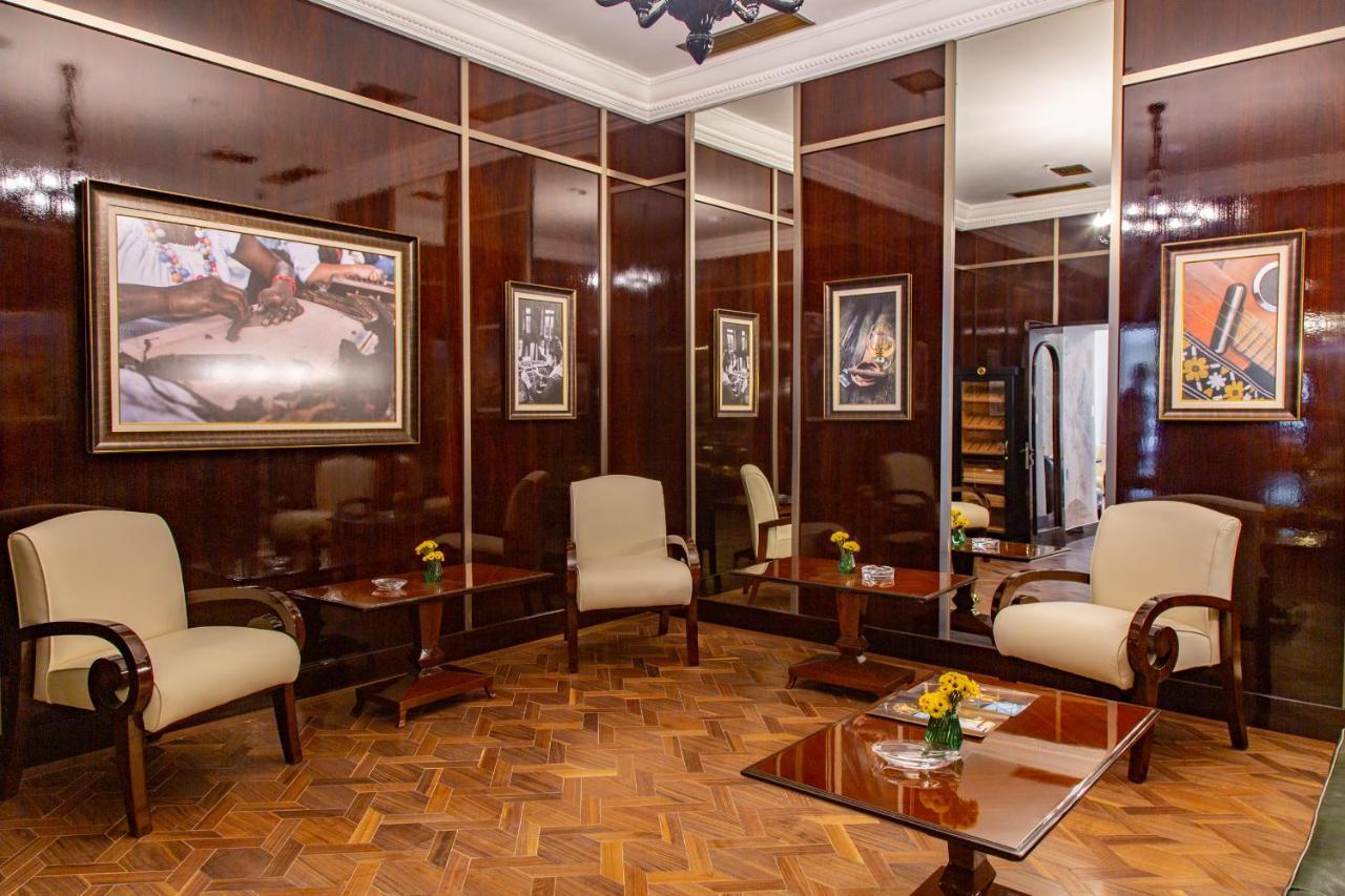 Boutique 19 Hotel Baku Exteriör bild The interior of the club