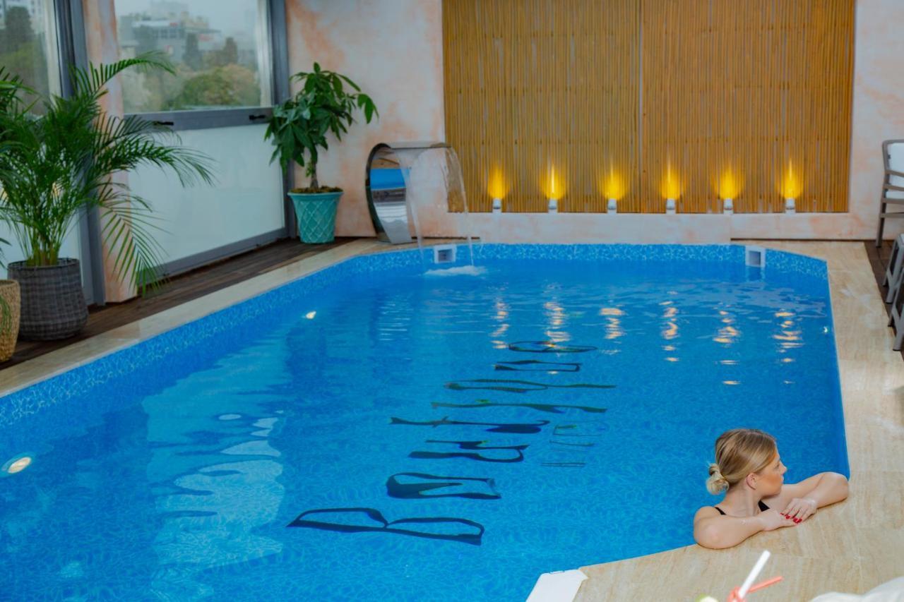 Boutique 19 Hotel Baku Exteriör bild Swimming pool